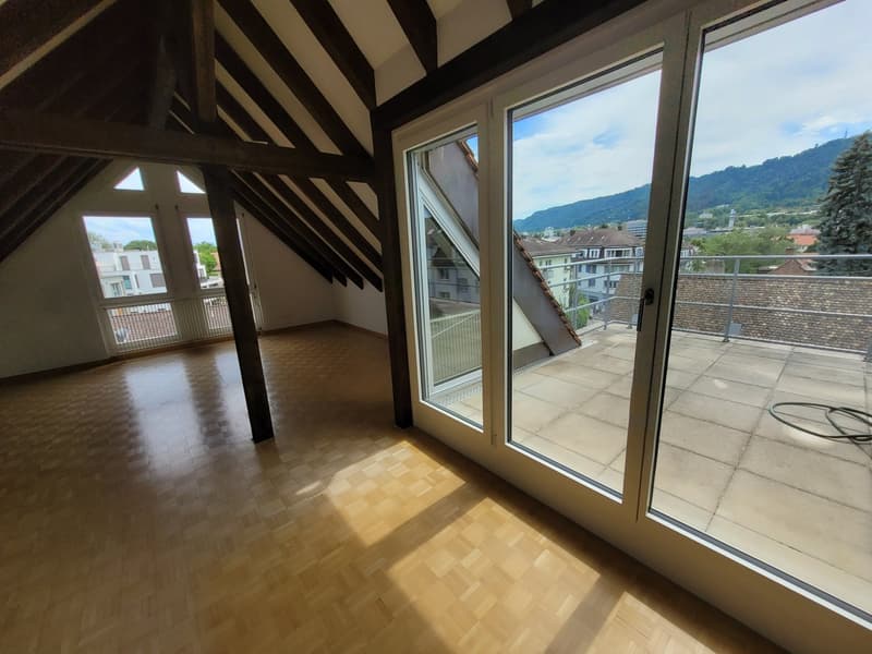 Grosszügige 5.5-Zimmer-Maisonette-Dachwohnung mit Terrasse, Balkon und viel Charme (17)