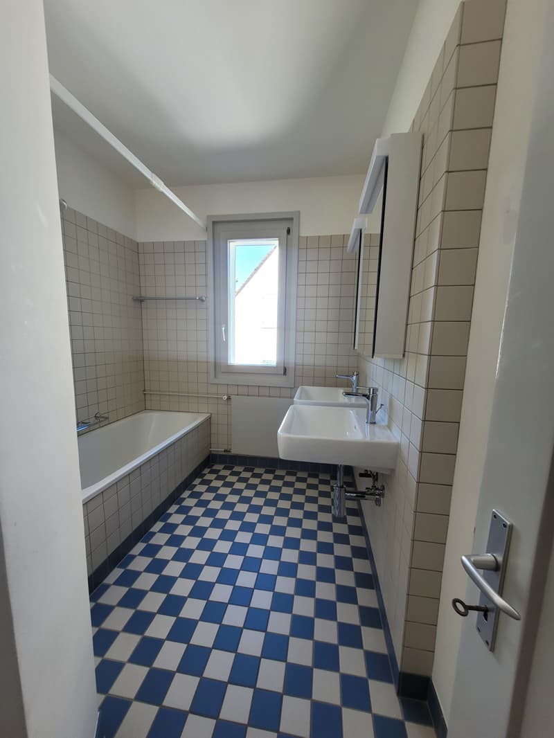 4.5-Zimmer-Wohnung mit Balkon und Waschmaschine (7)