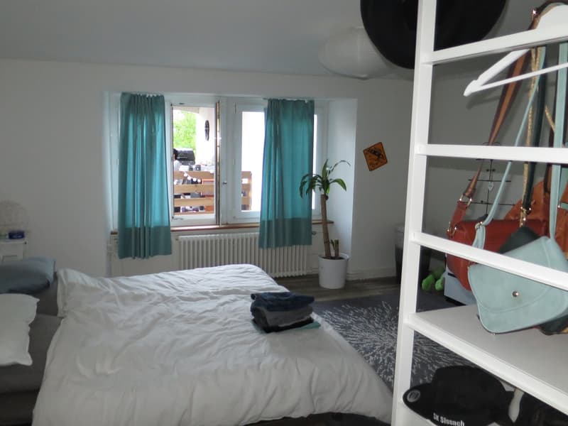 Grosse 4.5-Zimmer-Wohnung in Läufelfingen – ruhige Lage mit Balkon und Aussicht ins Grüne (7)