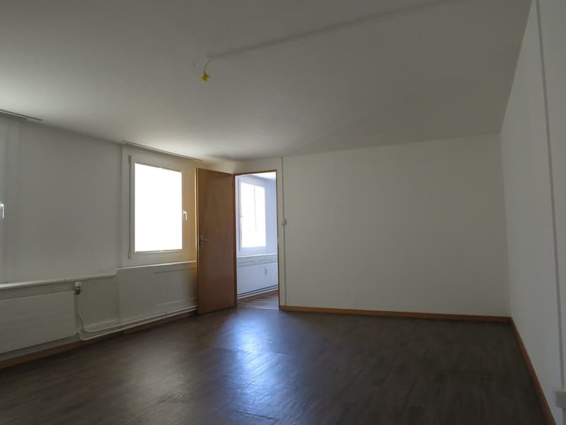 4.5-Zimmer-Wohnung mit Balkon in Läufelfingen – ab sofort verfügbar! (3)