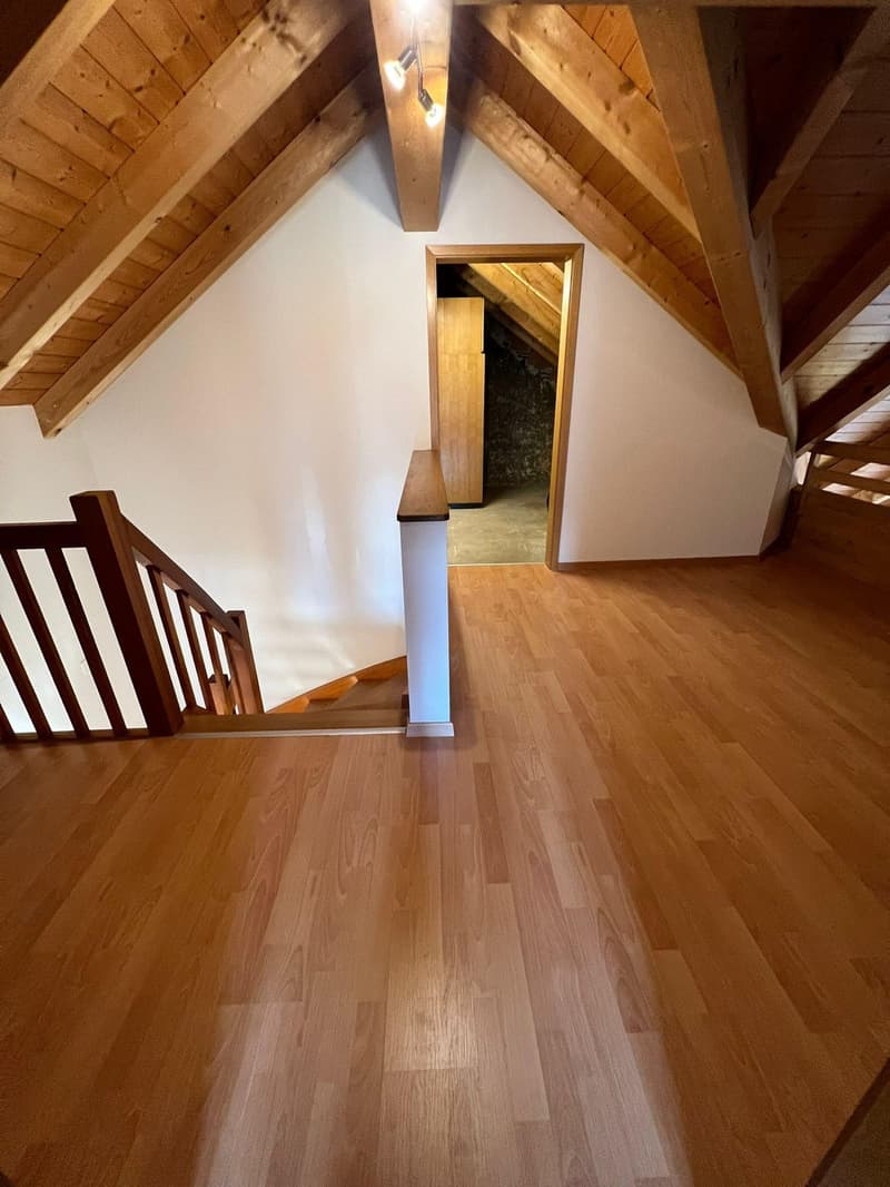 Charmante 4.5-Zimmer-Dachwohnung an der Hauptstrasse in Läufelfingen (11)