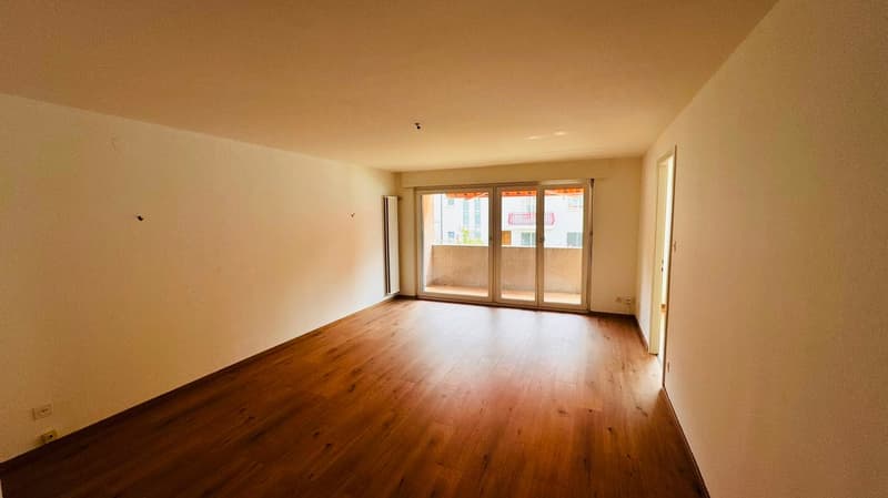 Helle 3-Zimmer-Wohnung mit Balkon in Bévilard – sofort verfügbar! (2)