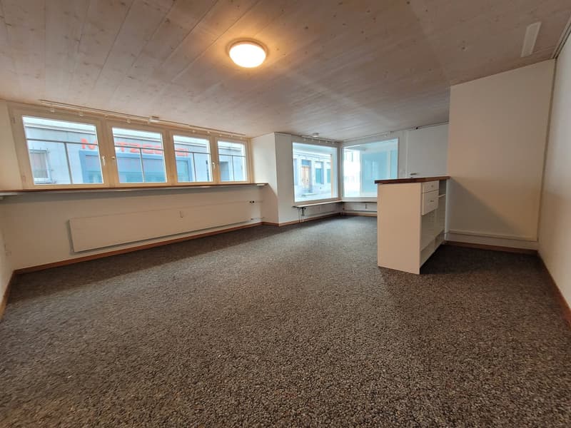 Grosszügige 6-Zimmer-Büro oder Fabrikationsräume in zentraler Lage (4)