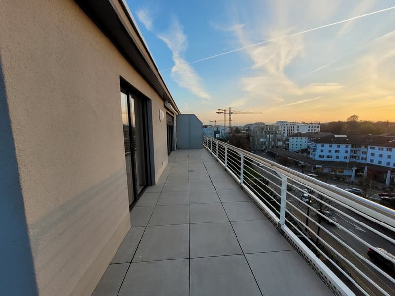 Helle 4.5-Zimmer-Dachwohnung mit Balkon und schöner Aussicht in Wetzikon (9)