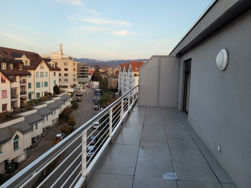 Helle 4.5-Zimmer-Dachwohnung mit Balkon und schöner Aussicht in Wetzikon (11)