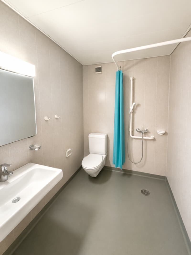Appartement de 2.5 pièces à Travers avec ascenceur (3)