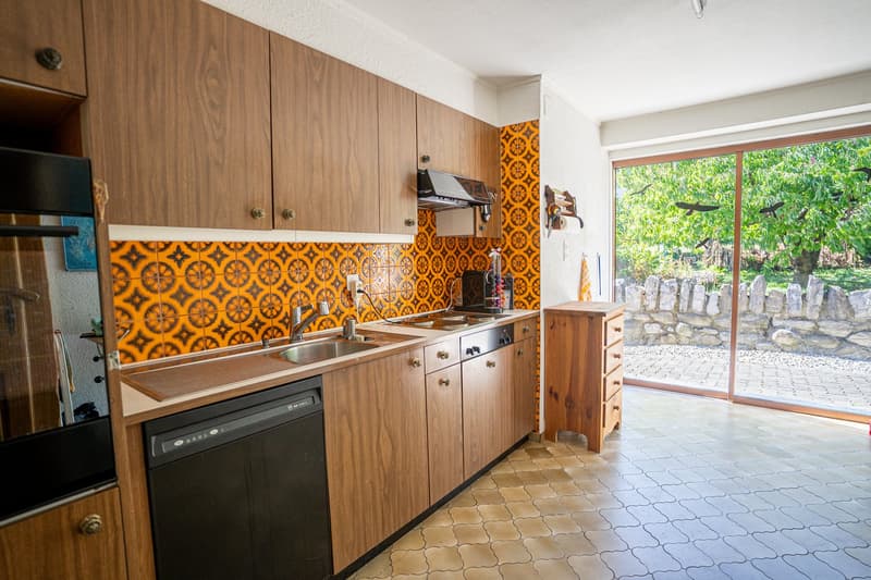 Maison de caractère avec 2 appartements et vaste parcelle à Chamoson (7)