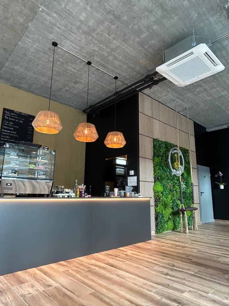 Café moderne et chaleureux à remettre à Sion (1)