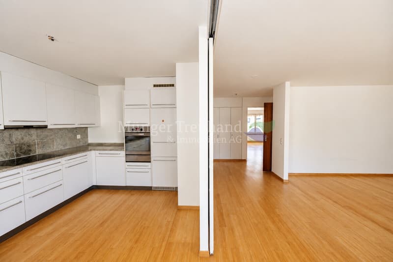 Küche und Wohnzimmer