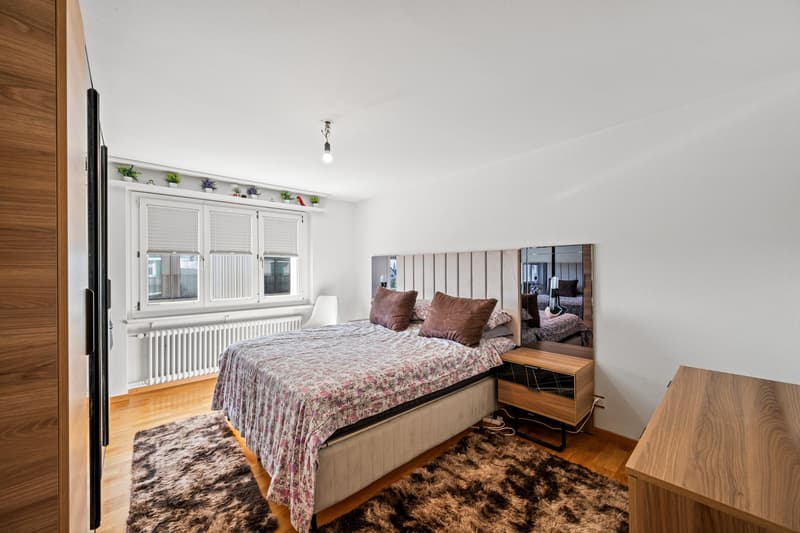 Zentral gelegene 3.5-Zimmerwohnung im Dachgeschoss für Privatnutzer oder Investoren (8)