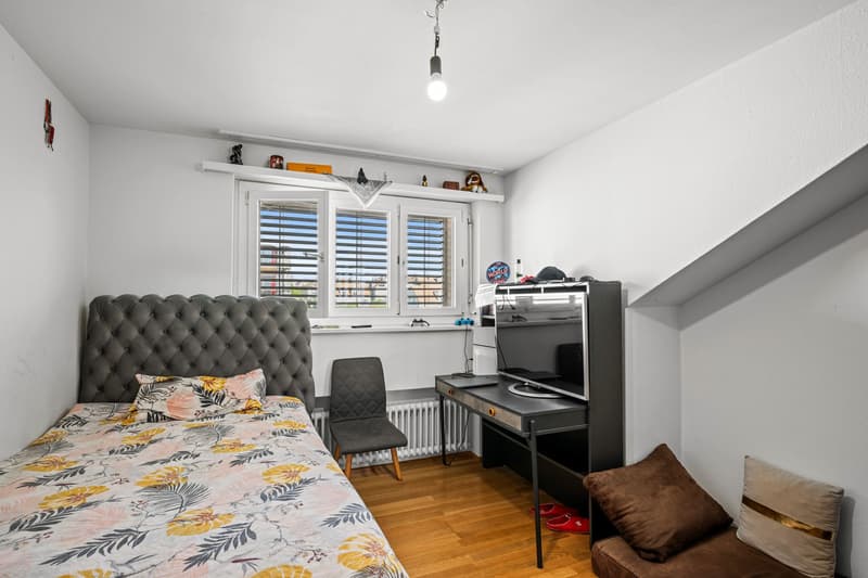 Zentral gelegene 3.5-Zimmerwohnung im Dachgeschoss für Privatnutzer oder Investoren (7)