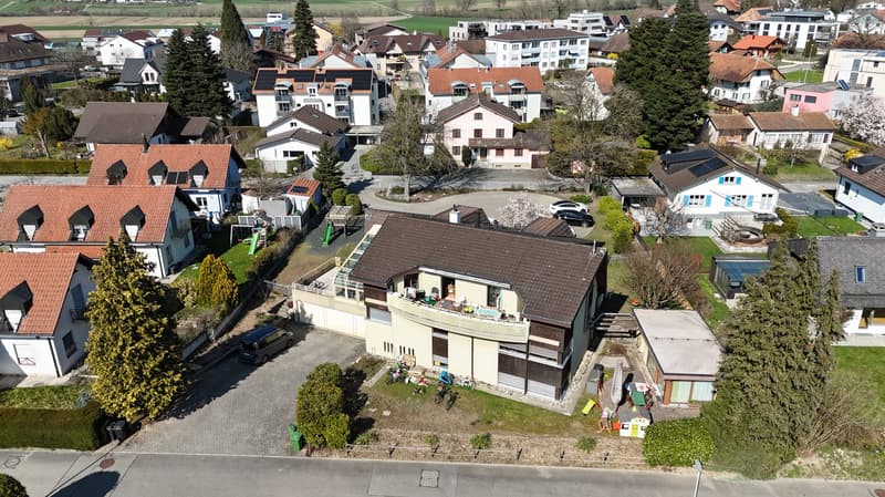 Propriété résidentielle et commerciale charmante dans un emplacement central à Gurmels (3)