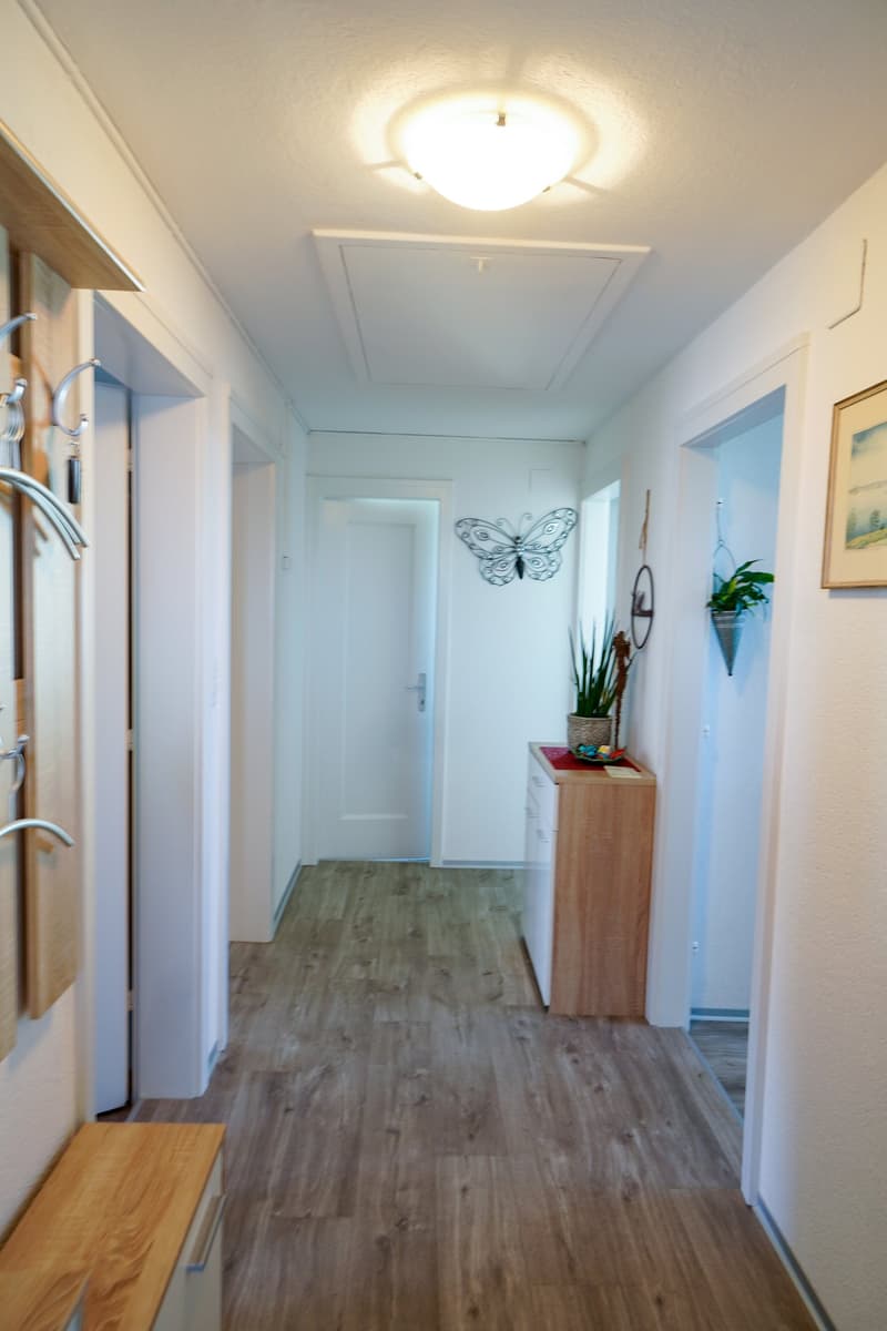 Charmantes Zweifamilienhaus mit zwei 4-Zimmer Wohnungen im Dorfkern (8)
