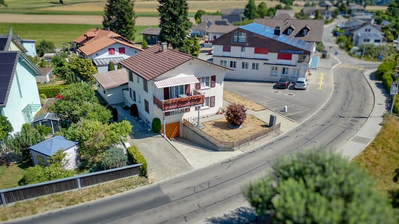 Charmantes Zweifamilienhaus mit zwei 4-Zimmer Wohnungen im Dorfkern (9)