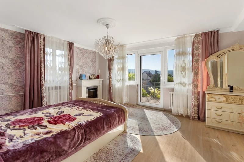 Saniertes 6-Zimmer-Einfamilienhaus mit Garten in Hallau (8)