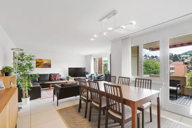 4.5-Zimmer-Wohnung mit Balkon und Schwedenofen in Oberuzwil (5)