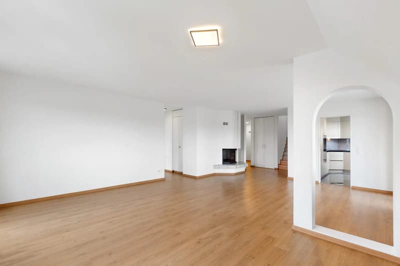 5.5-Zimmer-Dachwohnung mit Cheminée in Bonau (4)