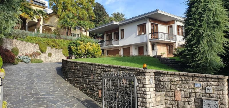 Elegante villa di 9.5 locali con vista panoramica a Morbio Inferiore (3)