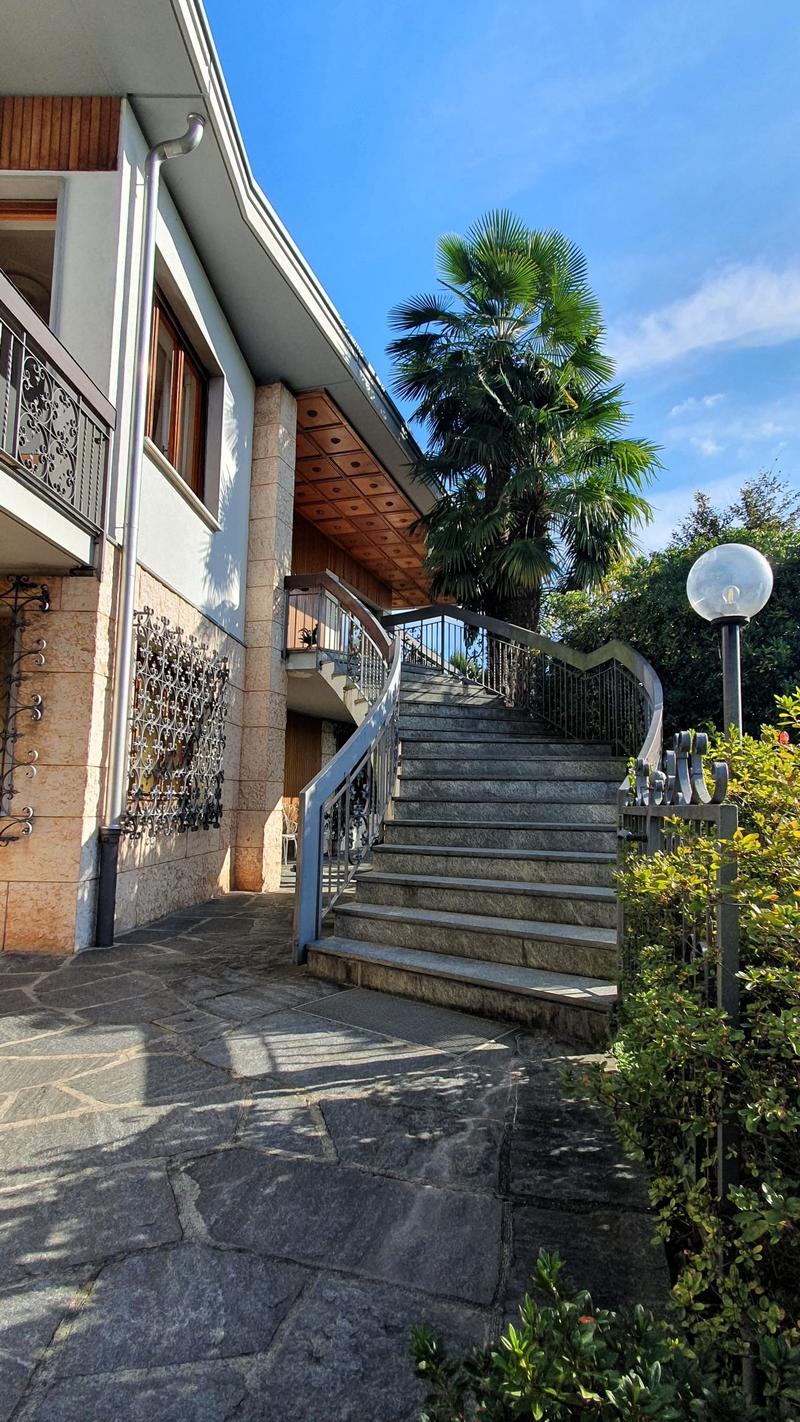 Elegante villa di 9.5 locali con vista panoramica a Morbio Inferiore (12)