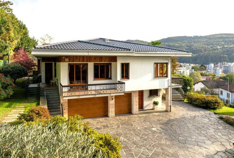 Elegante villa di 9.5 locali con vista panoramica a Morbio Inferiore (13)