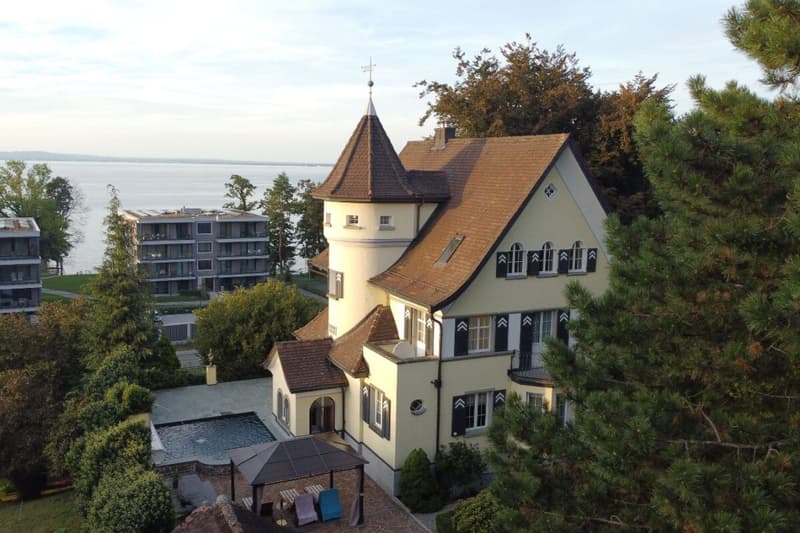 RESERVIERT | Herrschaftsvilla mit 2'008 m2 parkähnlichem Grundstück (2)