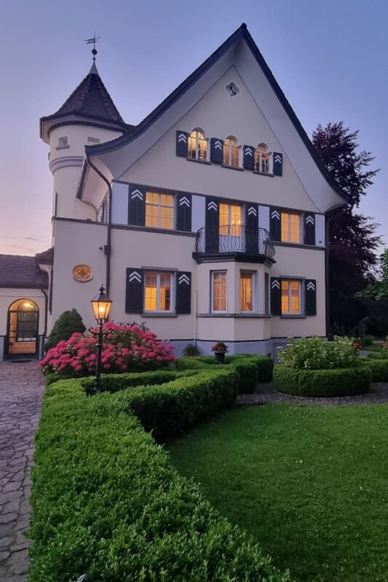 RESERVIERT | Herrschaftsvilla mit 2'008 m2 parkähnlichem Grundstück (12)