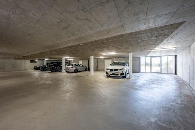 Tiefgaragenparkplatz (2)