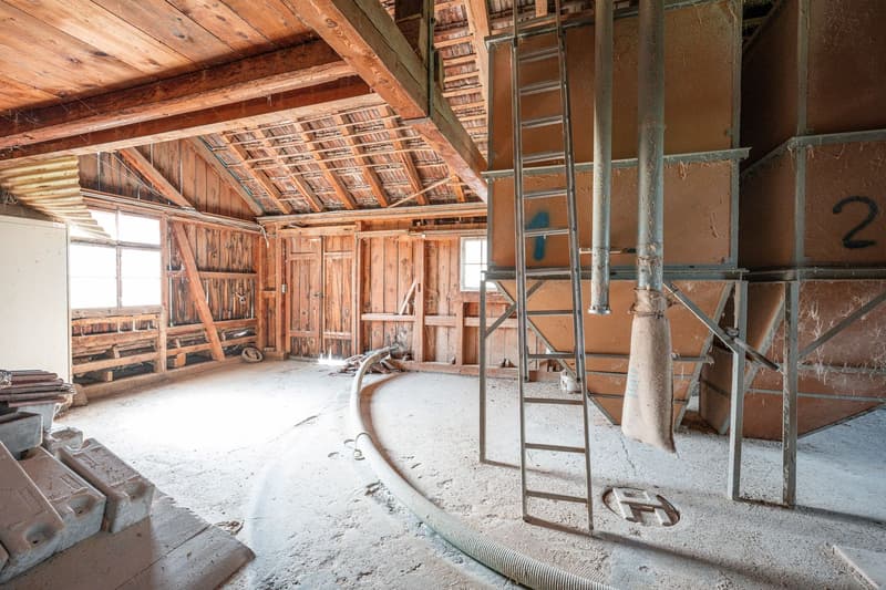 Wohn- und Geschäftshaus mit Nebenbauten (9)