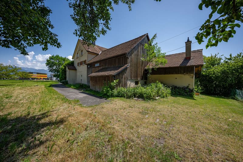 Einfamilienhaus mit Ökonomiegebäuden (5)