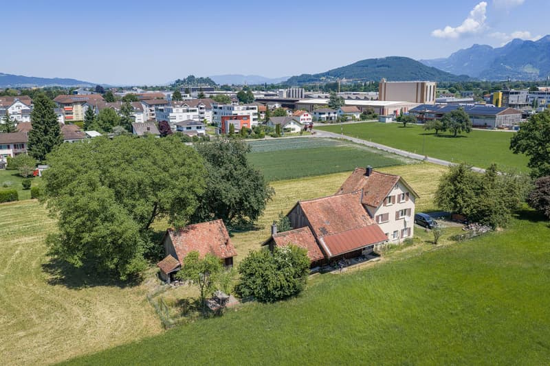 Einfamilienhaus mit Ökonomiegebäuden (6)