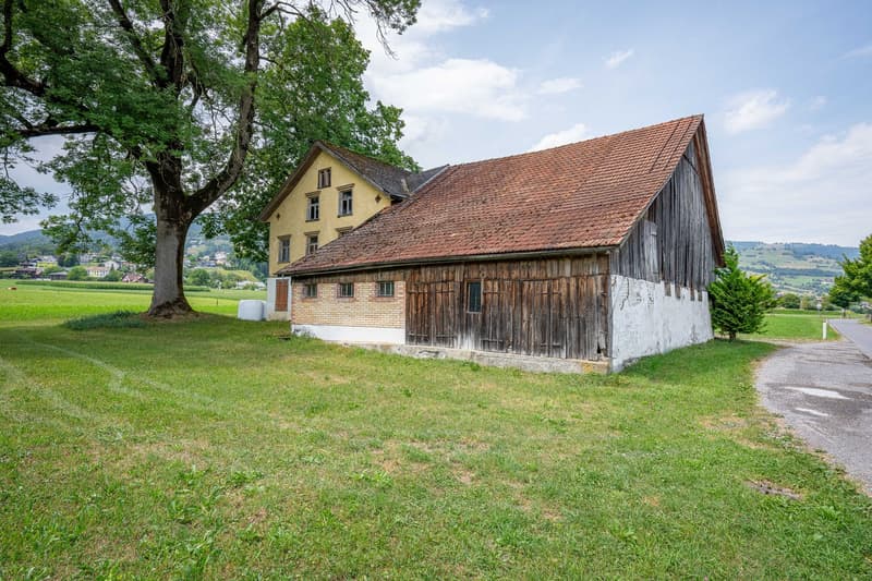 Einfamilienhaus mit Scheune (3)