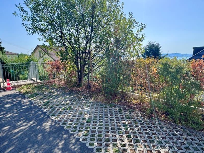 Charmant appartement de 3 pièces avec balcon et vue à Neuchâtel (15)