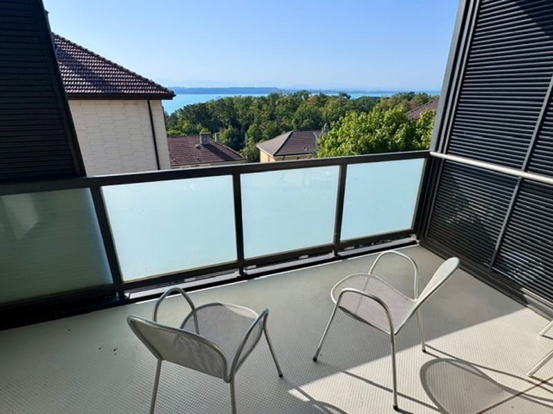 Charmant appartement de 3 pièces avec balcon et vue à Neuchâtel (11)