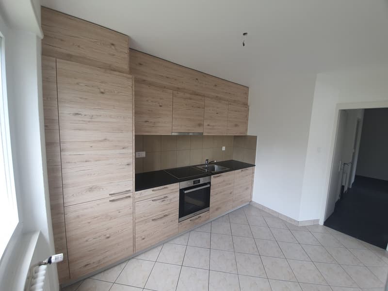Appartement lumineux de 3.5 pièces avec balcon (2)