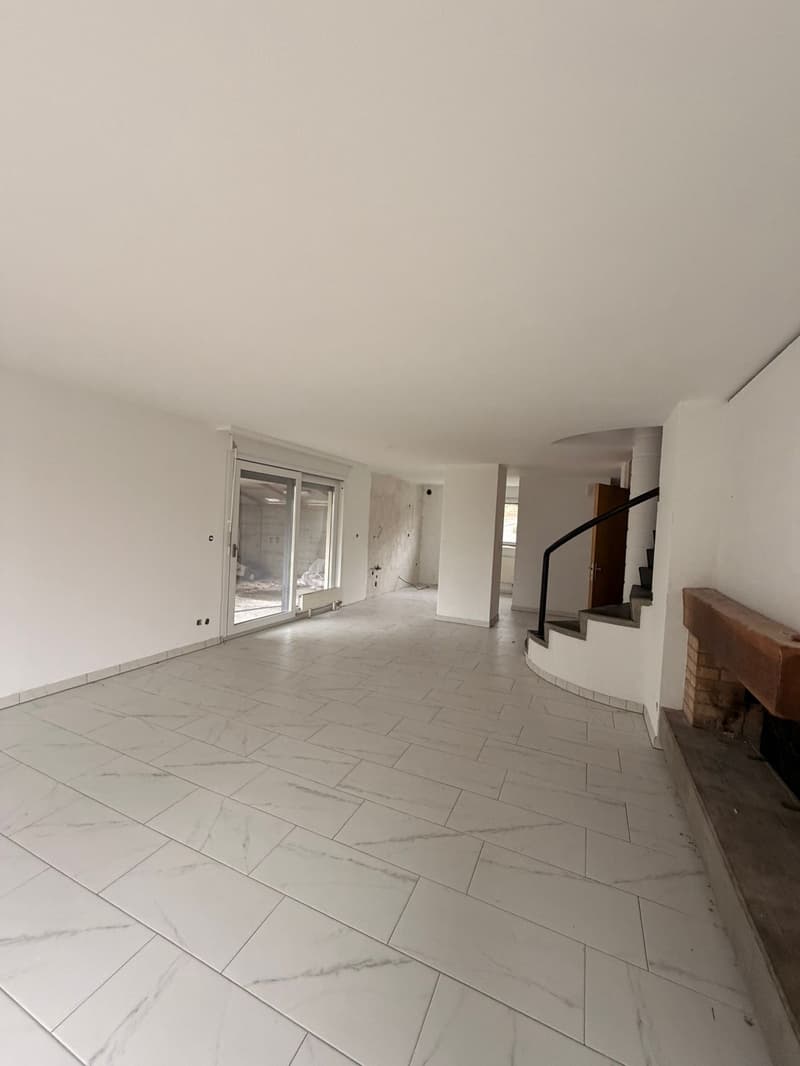 Villa moderne de 4,5 pièces avec garage et terrasses à Delémont (8)