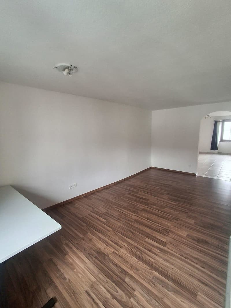 À louer appartement de 2,5 pièces à Courrendlin (850.- cc) (2)