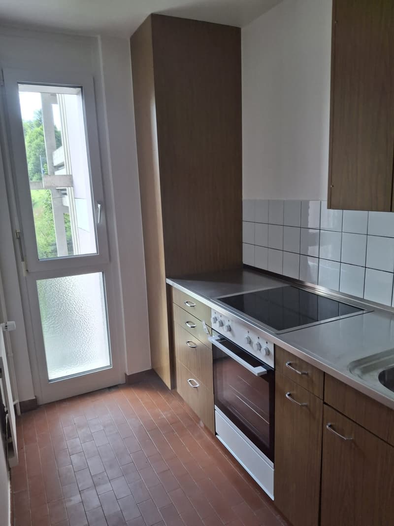 Appartement lumineux de 2.5 pièces avec balcon à Le Locle (6)