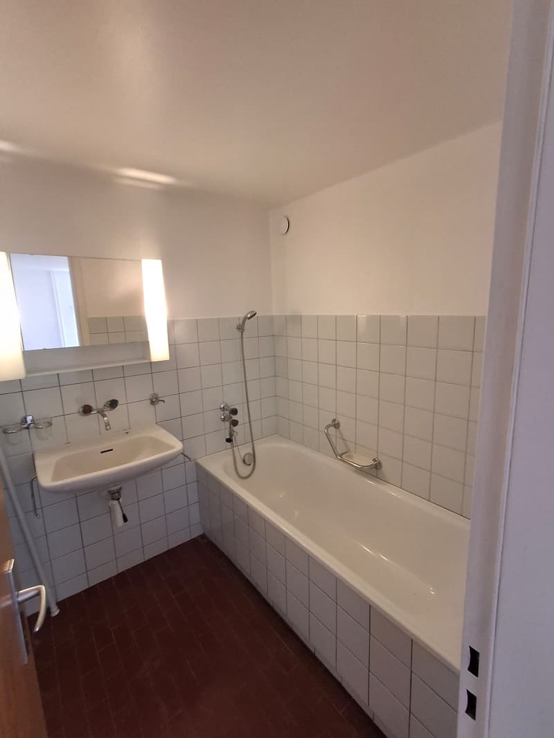 Appartement lumineux de 2.5 pièces avec balcon à Le Locle (9)