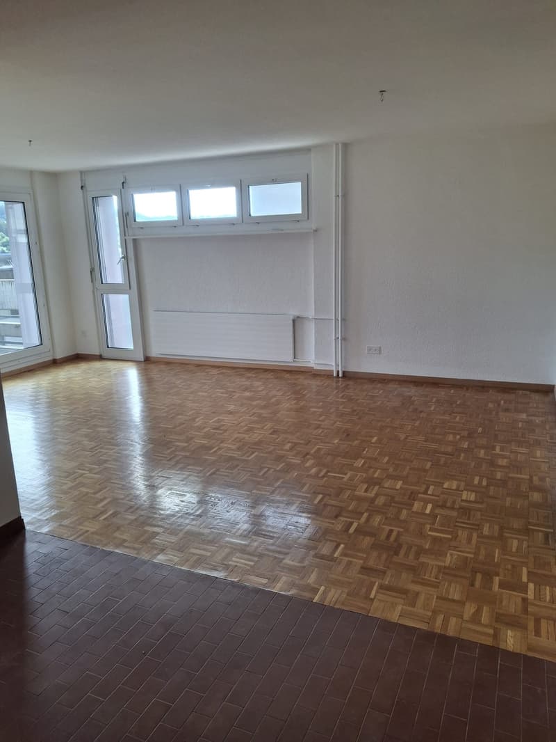 Appartement lumineux de 2.5 pièces avec balcon à Le Locle (7)