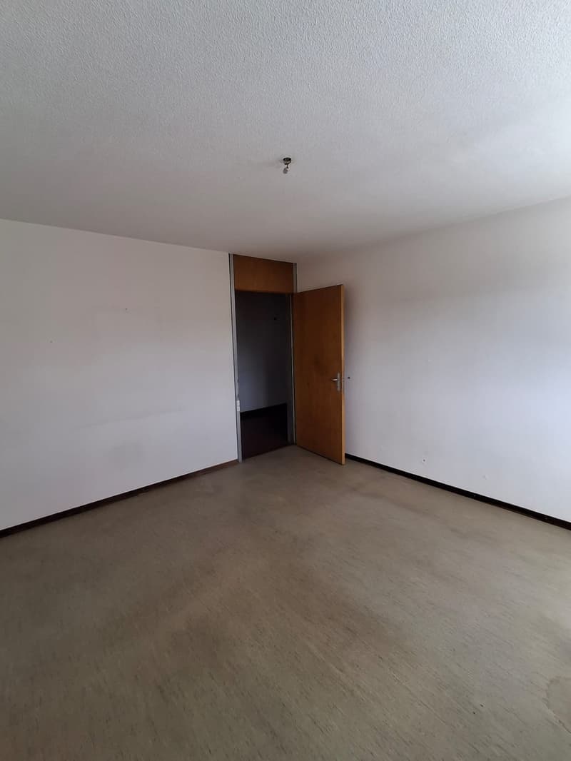 Appartement 3.5 pièces lumineux avec balcon à Le Locle (8)