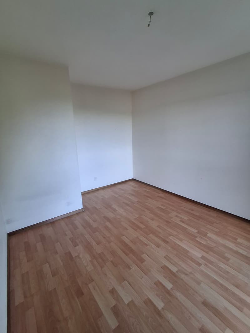 Appartement 3.5 pièces lumineux avec balcon à Le Locle (10)