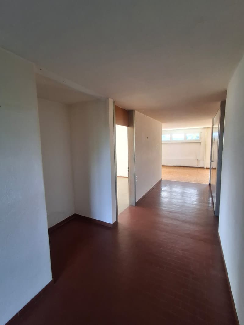 Appartement 3.5 pièces lumineux avec balcon à Le Locle (3)