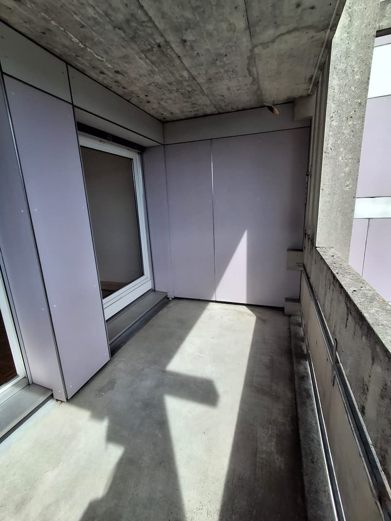 Appartement lumineux de 3.5 pièces avec balcon au Locle (2)