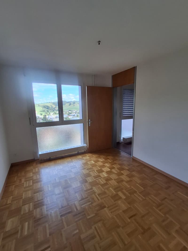 Appartement lumineux de 3.5 pièces avec balcon au Locle (15)