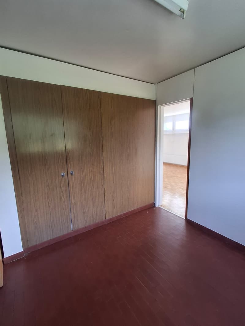 Appartement lumineux de 3.5 pièces avec balcon au Locle (7)