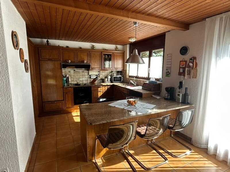 Maison mitoyenne lumineuse et calme à Bassecourt – 5 pièces avec garage et terrasse (6)
