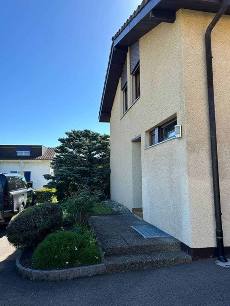 Maison mitoyenne lumineuse et calme à Bassecourt – 5 pièces avec garage et terrasse (2)