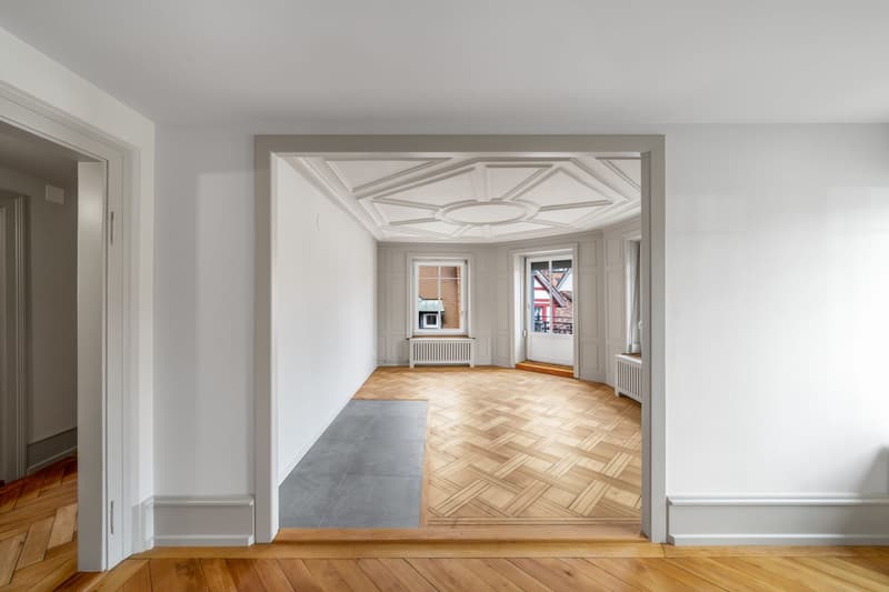Stilvoll erneuerte Altstadtwohnung mit Balkon – mitten im Zentrum von St. Gallen (4)