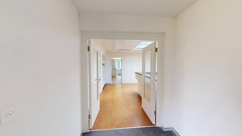 Bright practice/office space 165 m² with parking spaces in Wünnewil (3)