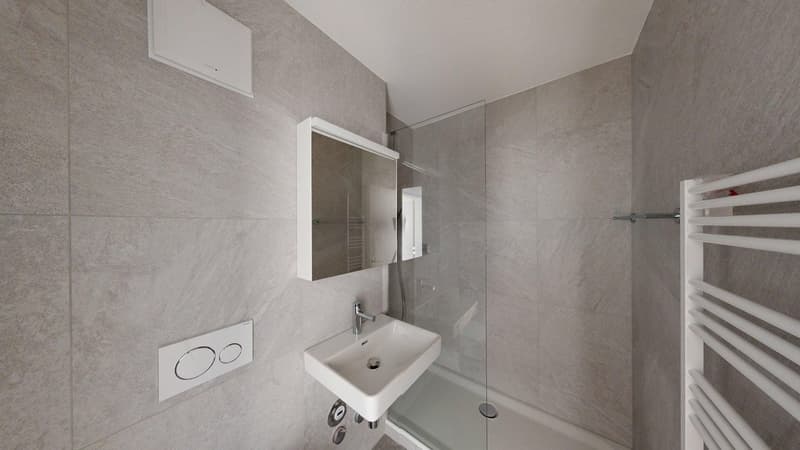 Appartamento di 3,5 locali ristrutturato con balcone a Ostermundigen (7)